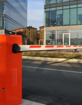 FAAC 620 automatska parking rampa sa pravougaonom rukom